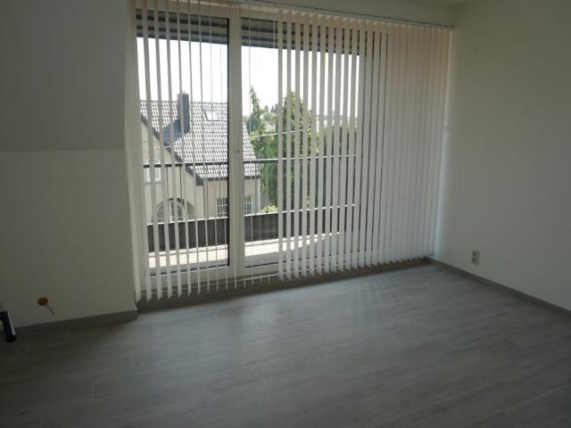 Ruim recent duplex appartement met 3 slaapkamers, 2 badkamers en groot terras + garage