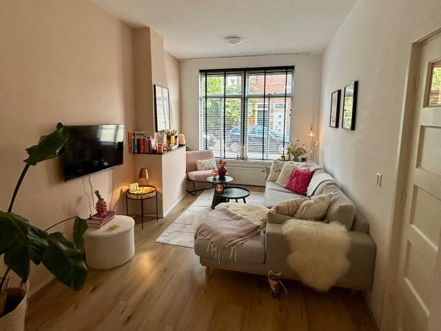 Ruim twee slaapkamer appartement in Helpman