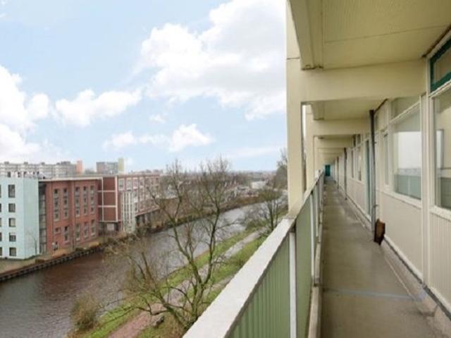 Ruim 2 kamer appartement 6e verdieping