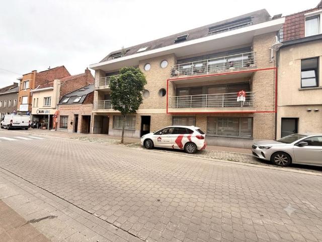 Ruim 2 slaapkamer appartement te huur met garage