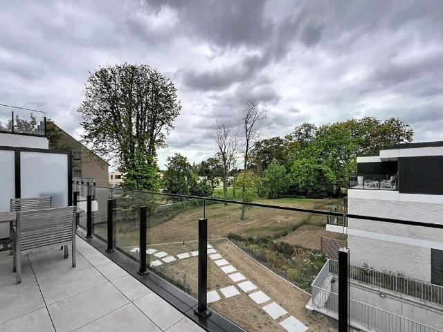 Ruim 2 slaapkamer appartement terras Knesselare!