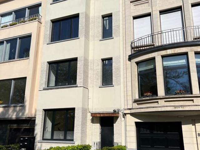 Ruim 2 slaapkamer appartement op TOP ligging