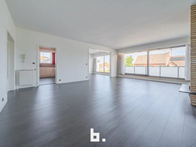 Ruim 2 slaapkamer appartement op goede ligging