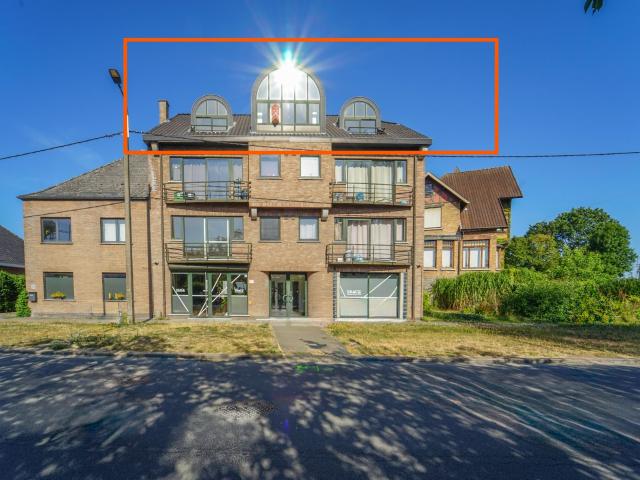 Ruim 2 slaapkamer penthouse te Zwijnaarde