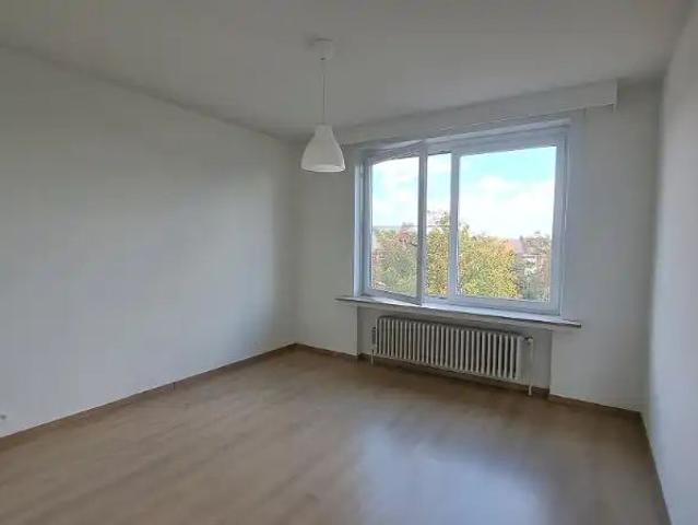 Ruim 2 slaapkamerappartement met TERRAS te huur in Brugge