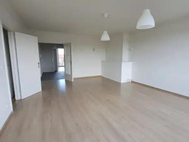 Ruim 2 slaapkamerappartement met TERRAS te huur in Brugge
