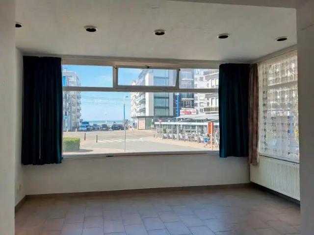 Ruim 2 slaapkamerappartement met zeezicht in het centrum van Koksijde