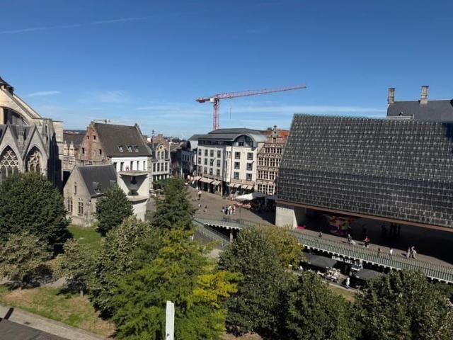 Ruim 3 kamer appartement op unieke locatie in Gent