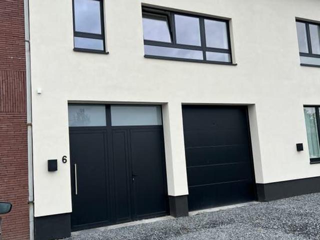Ruim 3 slpk appartement met terras in Opwijk