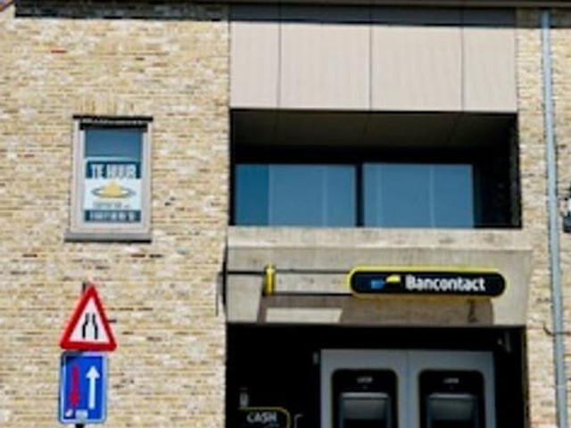Ruim 4 slaapkamer appartement te huur in Alveringem