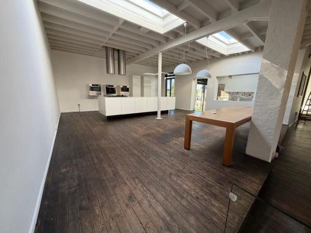 Ruim 4 slaapkamer huis met grote tuin