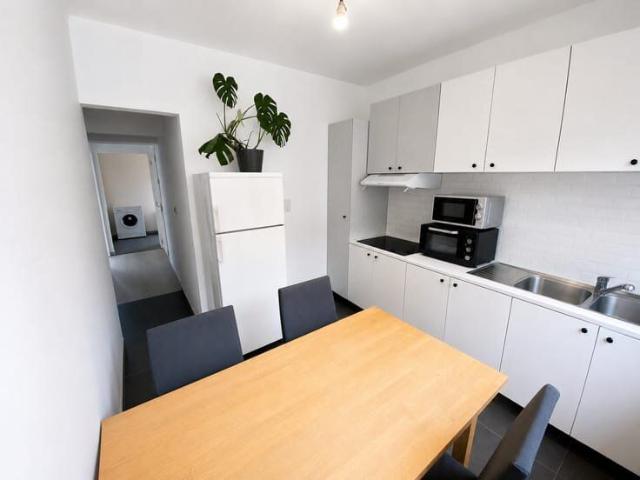 Ruim 5 slaapkamerappartement voor gezin of cohousing