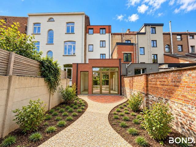 Ruime vernieuwbouwwoning met 6 slaapkamers te huur in Leuven