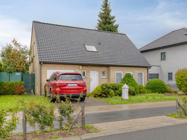 Ruime viergevelwoning met vier slaapkamers in Zellik