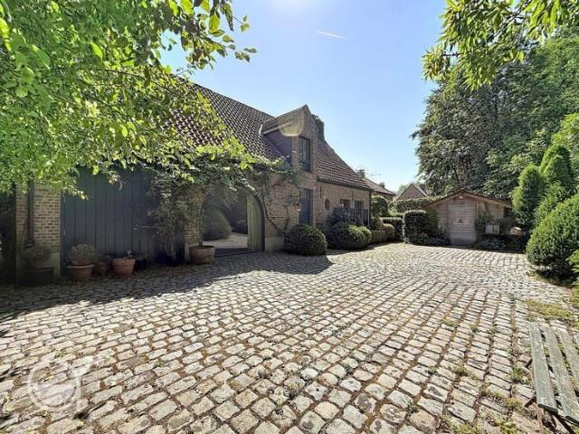 Ruime villa met mooie tuin in Deurle