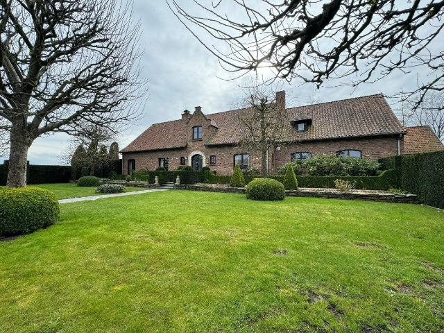 Ruime villa op 2000m² in Sint Baafs Vijve