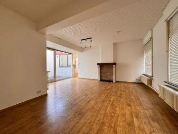 RUIME WONING met GARAGE te BRUGGE