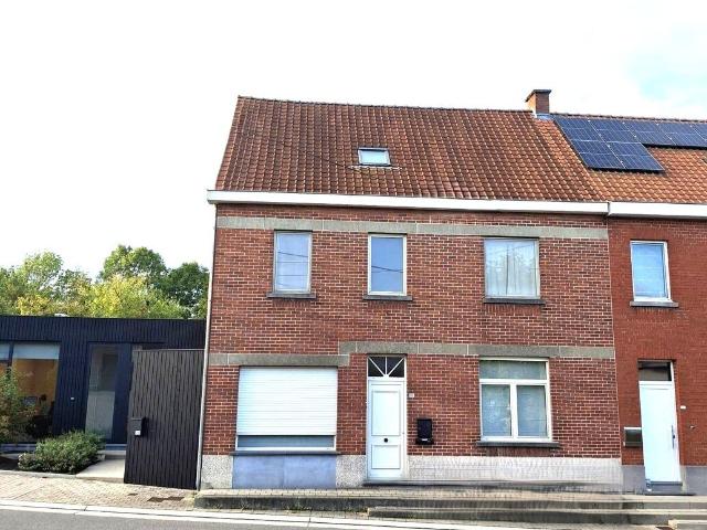 Ruime woning met TUIN: binnenkort te huur in OUDENAARDE!