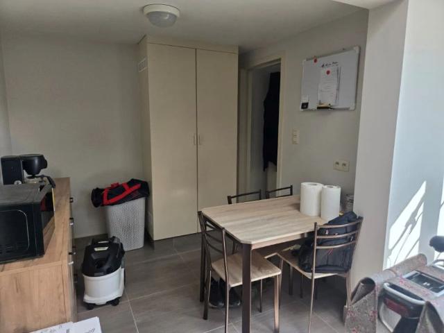 Ruime woning met tuin, drie slaapkamers en garage te Waregem