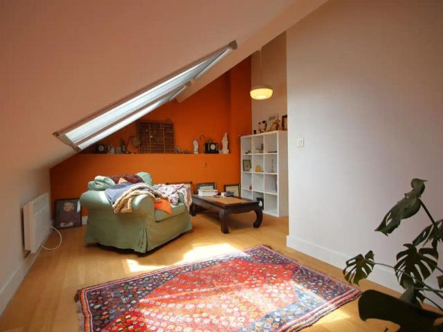 Ruime woning met veel lichtinval en een zonnige stadstuin op wandelafstand van het centrum