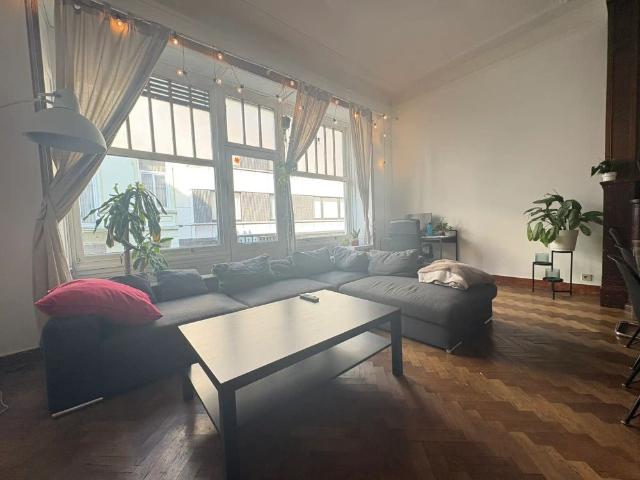 Ruime woning met zonnig terras nabij Gent Sint Pieters