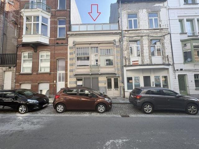 Ruime woning met zonnig terras nabij Gent Sint Pieters