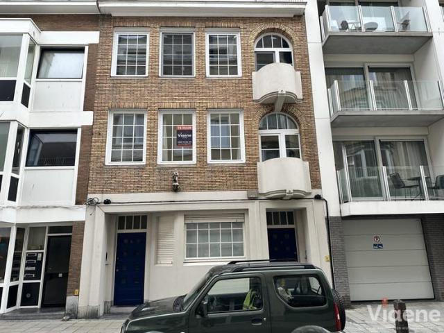 Ruime woning met 2 slaapkamers en terras in het centrum v.