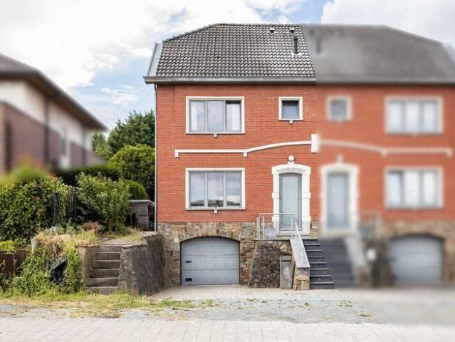 Ruime woning met 3 kamers en een grote tuin in Asse