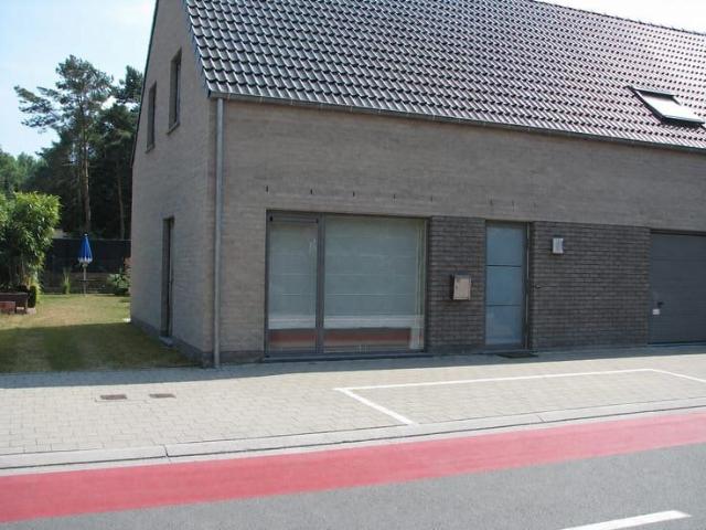 Ruime woning met 3 slaapkamers en tuin