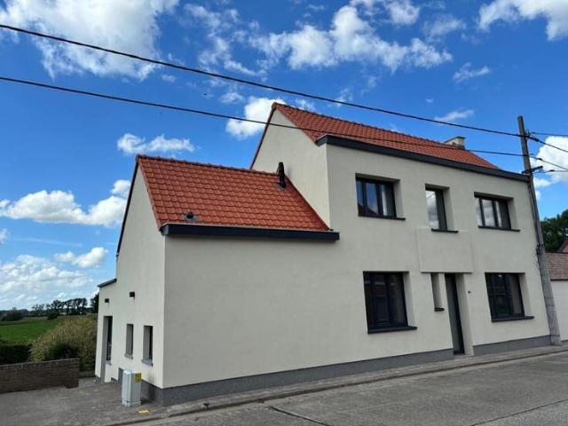 Ruime woning met 3 slaapkamers en uitzicht over de polders