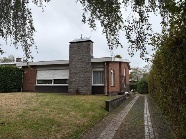 Ruime woning met 4 slaapkamers en grote achtertuin in Everg