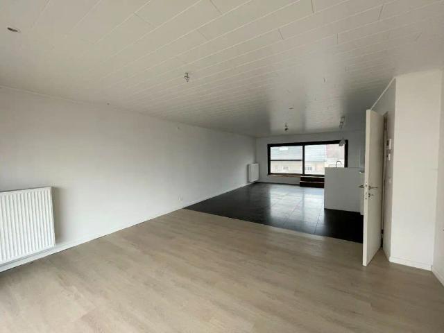 Ruime woning met 4 slaapkamers en terras in centrum Tielt