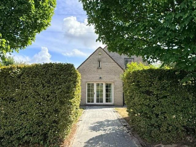 Ruime woning met 4 slaapkamers en tuin, rustige ligging