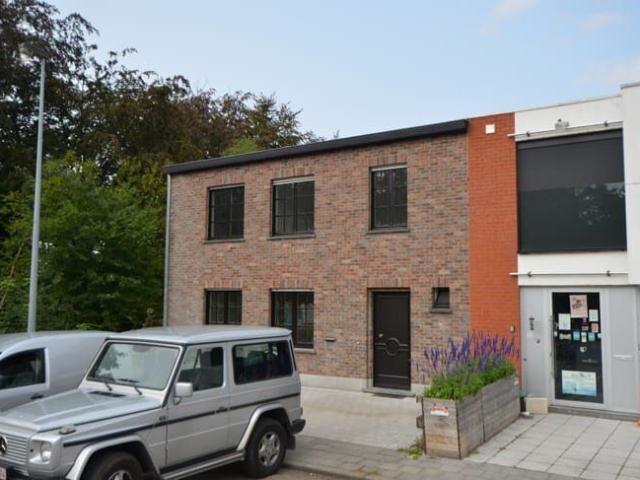 Ruime woning met 4 slpk
