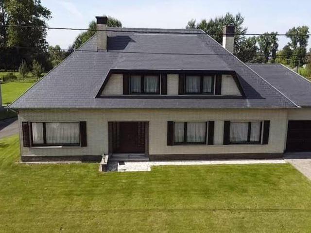 Ruime woning met 4 slpk. op 1409m² grond