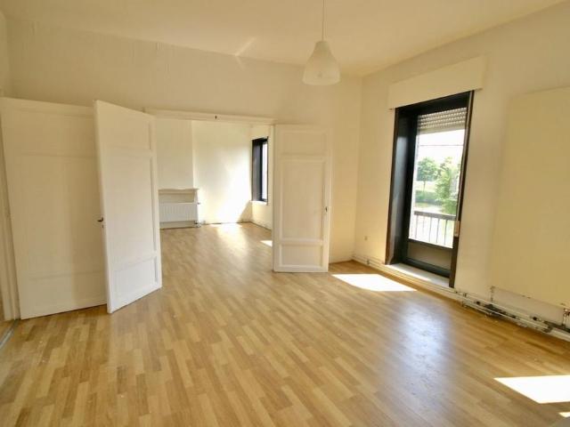Ruime woning te huur met uniek uitzicht op de vaart in Bellem met 3 slpk, tuin voor 925 EUR/mnd