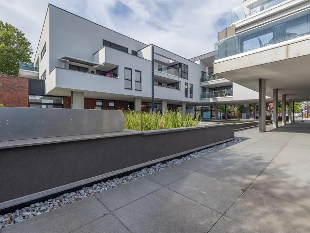 Ruime, zonnige penthouse met 2 slpk. en 2 ondergrondse autostaanplaatsen te Begijnendijk