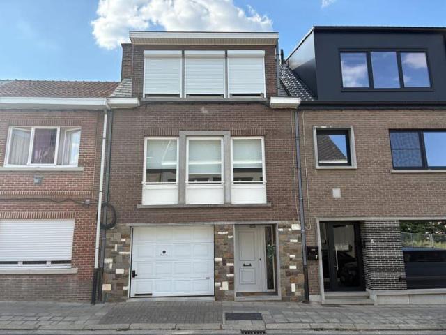 Ruime bel etage met tuin en garage in centrum Geraardsbergen
