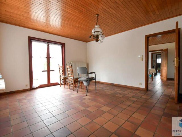 Ruime charmante villa met 4 GROTE slaapkamers, garage, tuin en bijhuis in rustige en landelijk omgeving