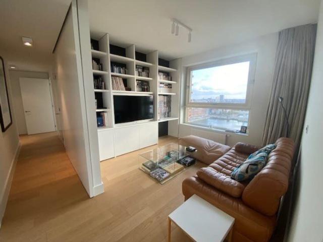 Ruime en gemeubelde penthouse op het trendy Eilandje