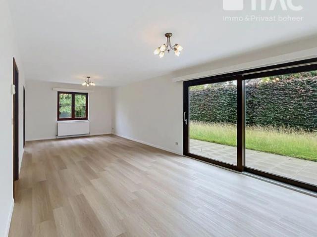 Ruime en gerenoveerde 5 Slaapkamer Villa met Tuin