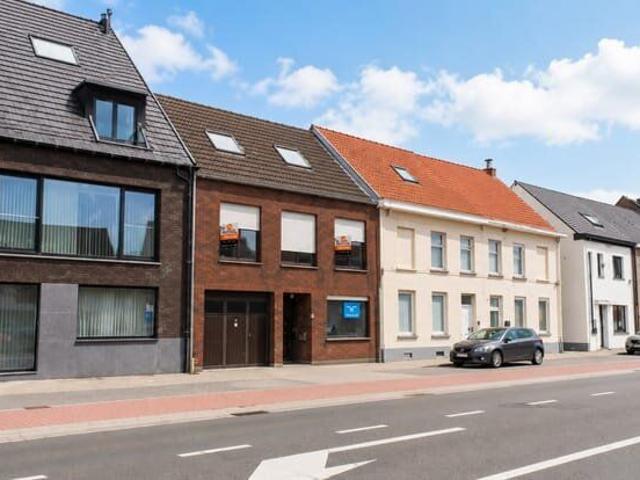 Ruime en instapklare gezinswoning in Lokeren