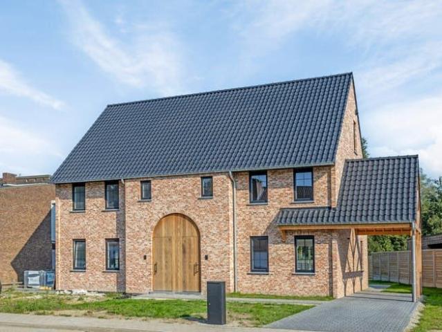 Ruime en kwalitatief afgewerkte nieuwbouw HOB met 3 ruime