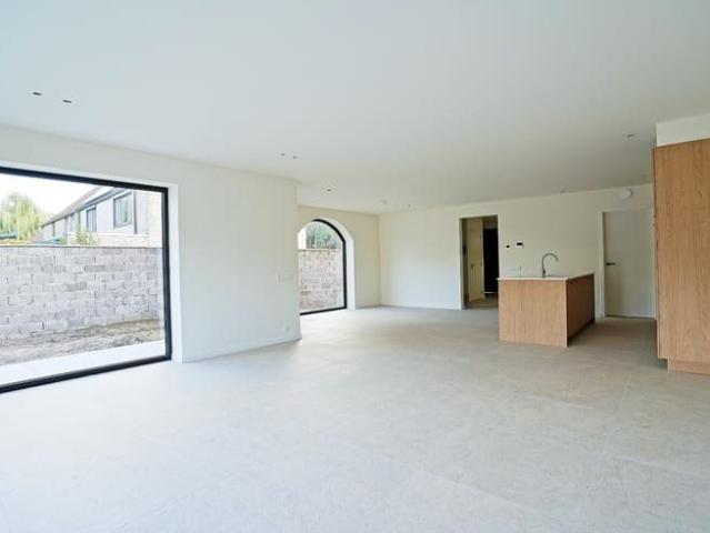 Ruime en moderne nieuwbouwwoning te huur in Klein Sinaai