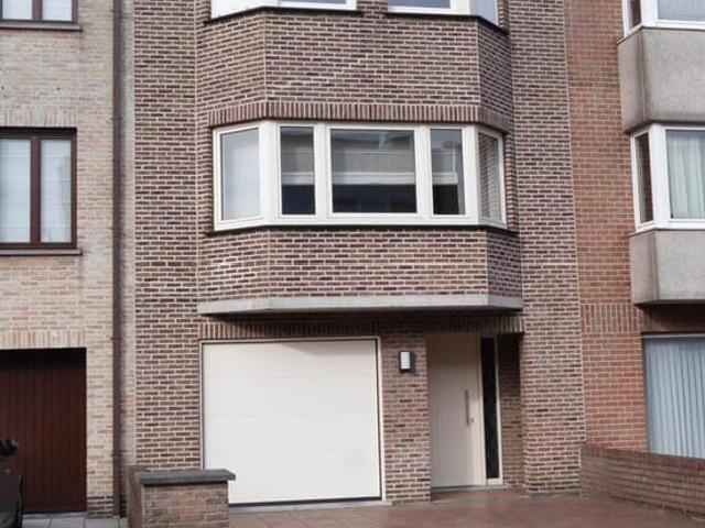 RUIME ENERGIEZUINIGE WONING MET TUIN, GARAGE +3 SLAAPKAMERS