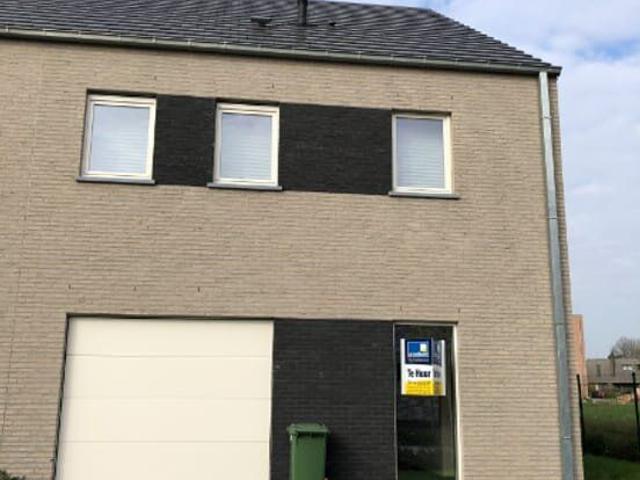 Ruime gezinswoning in nieuwbouwwijk te Oostakker