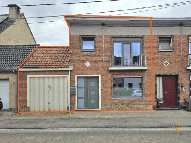 Ruime gezinswoning met tuin en garage te huur