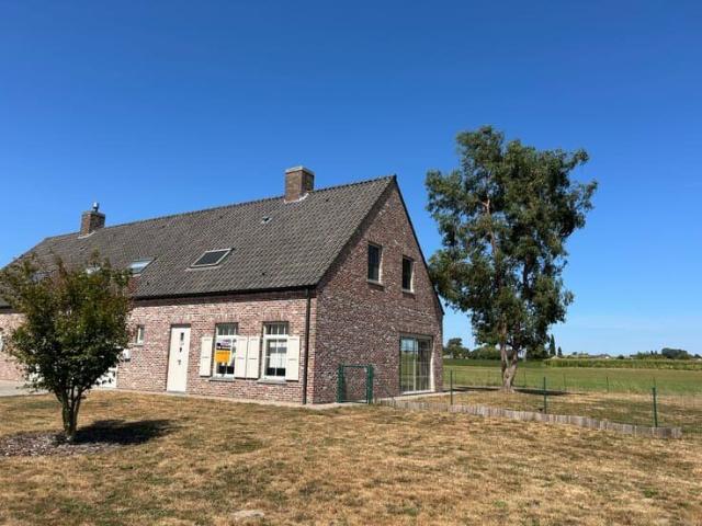 Ruime gezinswoning met zonnige tuin