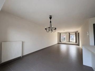 Ruime gezinswoning met 3 à 4 slaapkamers, garage en tuin