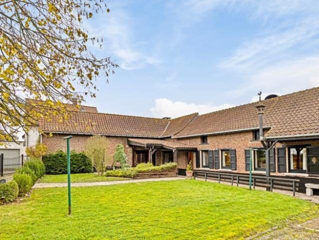 Ruime gezinswoning met 4 slaapkamers en gezellige tuin